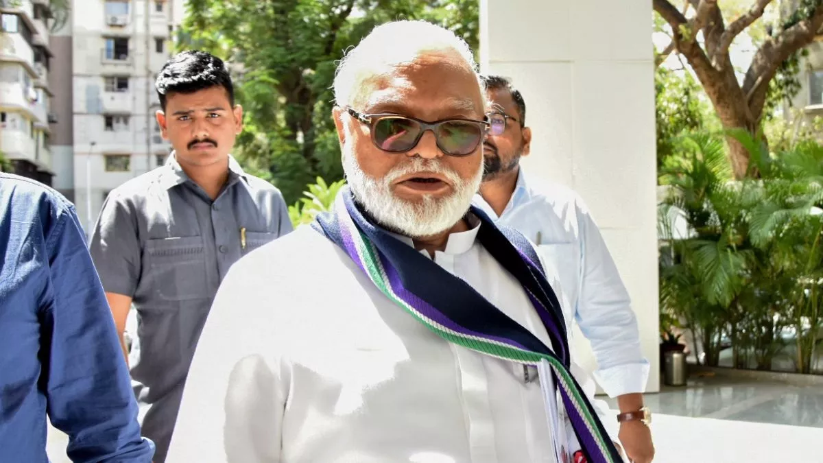 Chhagan Bhujbal: पुण्यात छगन भुजबळांचं हेलिकॉप्टर लँड करताना मोठी चूक, थोडक्यात टळला अपघात