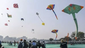Makar Sankranti: भारताबरोबरच या देशांमध्येही आहे पतंग उडविण्याची प्रथा, जाणून घेऊया कोणत्या देशांमध्ये उडविली जाते पतंग!