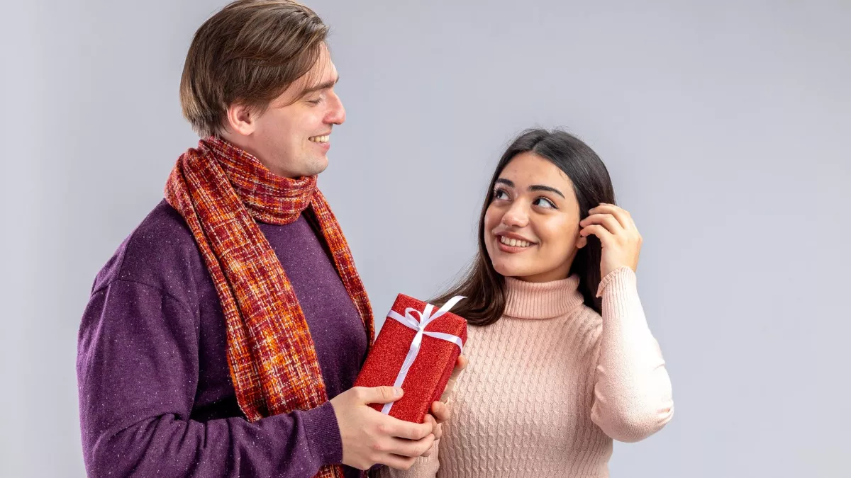 Women's Day 2024: तुमच्या आयुष्यातील खास महिलांना या भेट वस्तूंसह म्हणा 'Thank You'