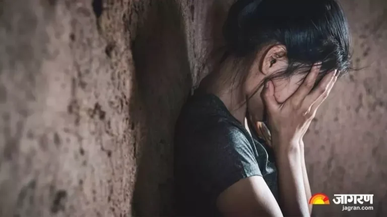 school-van-driver-molests-3-students-girl-in-mumbai-arrested