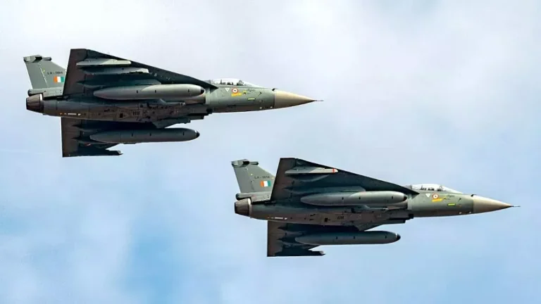 tejas-fighter-plane-enemies-will-lose-sleep-defense-ministry-orders-97-tejas-fighter-planes-know-what-is-the-specialty