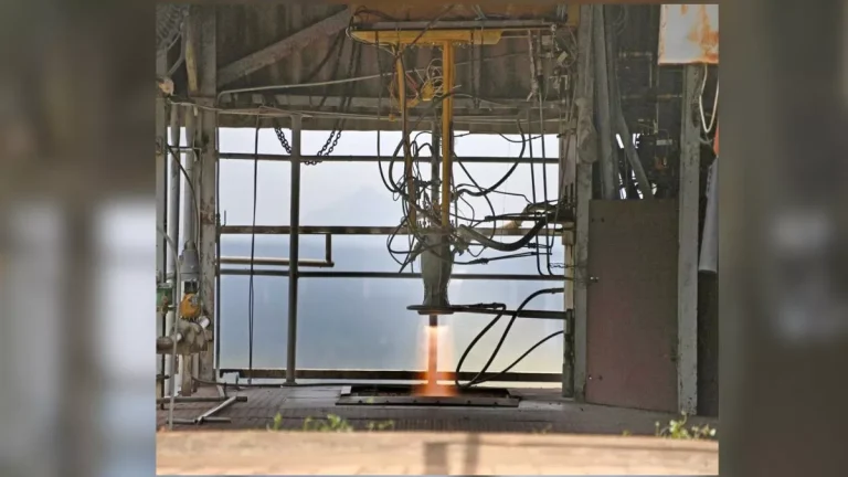 hal-to-build-and-launch-satellite-rockets-with-isro-technology-transfer-shares-surge
