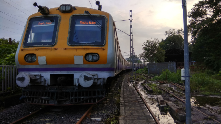 railways-mega-block-to-speed-up-work-on-worli-shivadi-elevated-line
