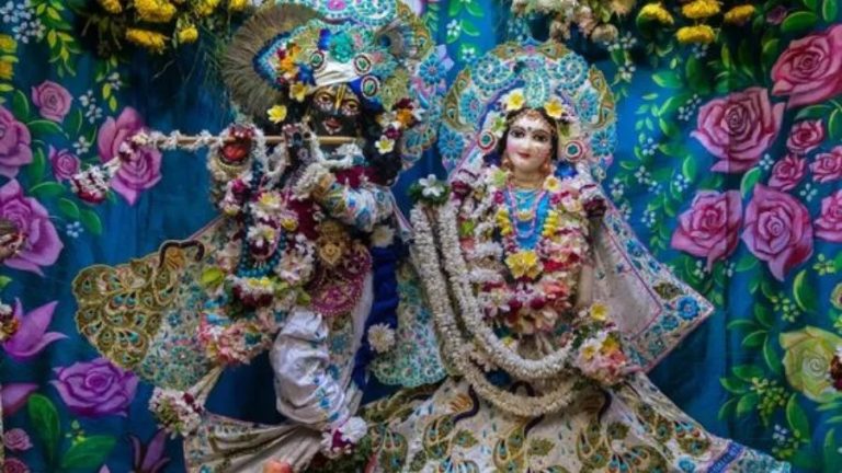 know-the-story-behind-why-radha-krishna-got-separated-despite-true-love