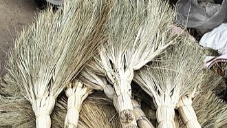 Diwali 2024 broom: दिवाळीला नवीन झाडू का खरेदी केला जातो? जाणून घ्या  केरसुणीचे महत्व! Diwali 2024 broom Buying a broom on Diwali is very  important