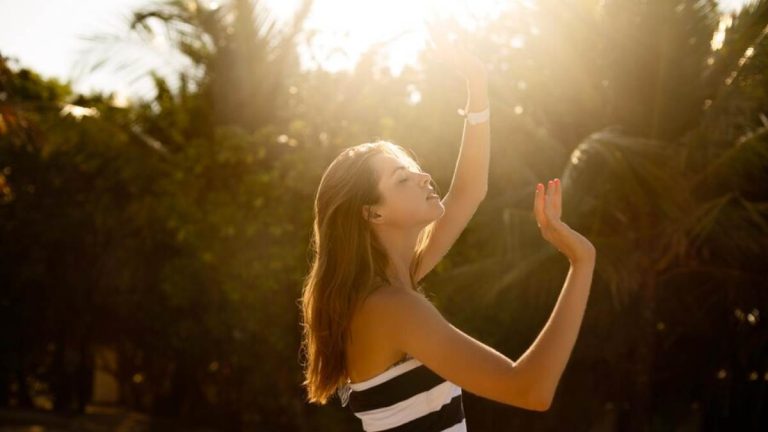 sunlight-benefits-neurologists-say-a-great-way-to-stay-healthy-for-free-20-minutes-of-sunlight-every-day-can-do-wonders