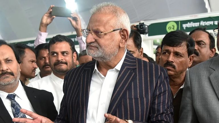 manikrao-kokate-admitted-in-hospital-he-also-moves-hc-against-conviction