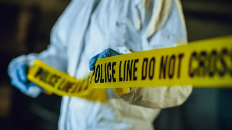 maharashtra-crime-womans-severed-head-found-in-suitcase-in-palghar-investigation-underway