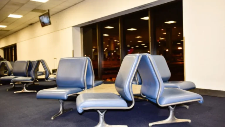 mumbai-news-western-railway-plans-european-style-digital-lounges-co-working-spaces-at-stations