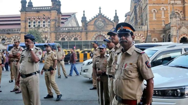 high-alert-in-mumbai-high-alert-in-delhi-mumbai-tight-security-on-maharashtra-maritime-border