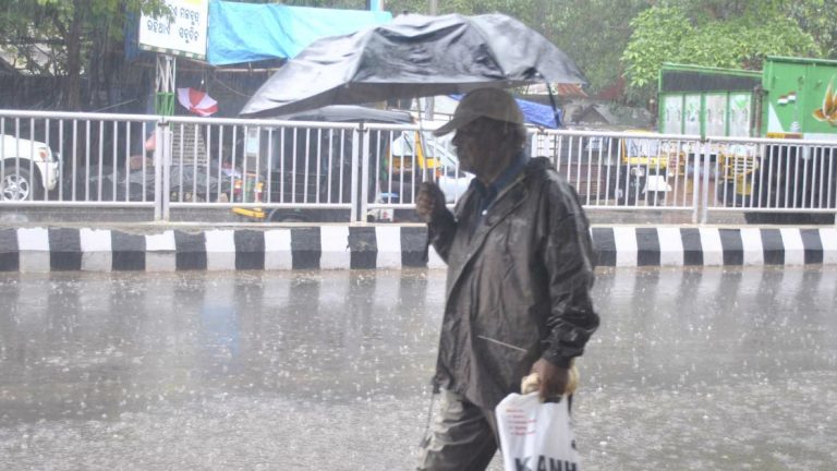 maharashtra-weather-update-low-pressure-areas-formed-in-vidarbha-possibility-of-thunderstorms-in-the-state-yellow-alert-issued