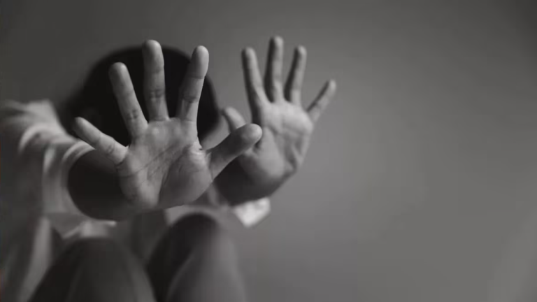 maharashtra-crime-news-shocking-doctor-tortures-minor-girl-threatens-to-kill-her-alive-arrested