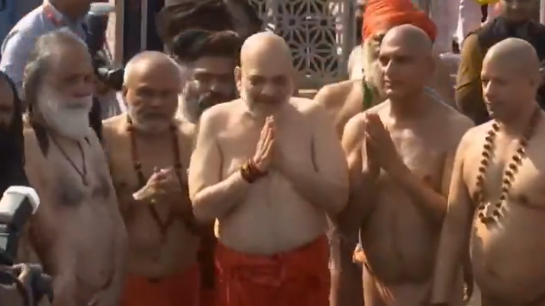 mahakumbh-2025-home-minister-amit-shah-takes-holy-bath-in-mahakumbh-yogi-adityanath-attends