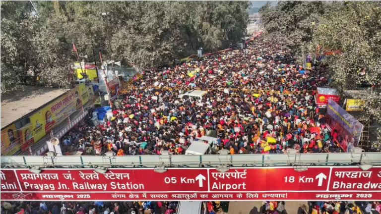 mahakumbh-2025-fire-fire-broke-out-in-sector-5-of-mahakumbh-many-tents-burnt-fire-brigade-and-police-brought-it-under-control