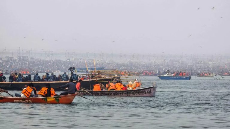 mahakumbh-2025-vip-treatment-will-be-banned-on-this-day-in-mahakumbh