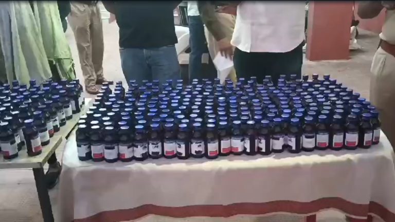 narcotic-drug-seller-arrested-in-dhule-480-bottles-of-narcotics-seized