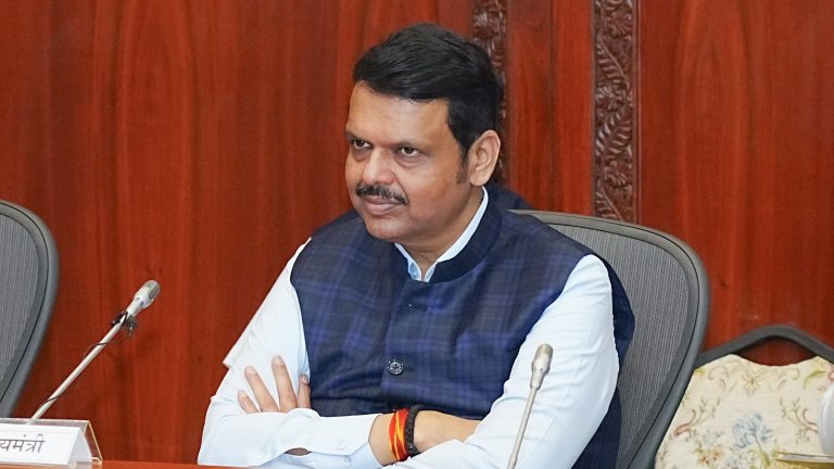 maharashtra-politics-all-departments-should-make-information-about-100-days-of-work-on-websites-chief-ministers-instructions