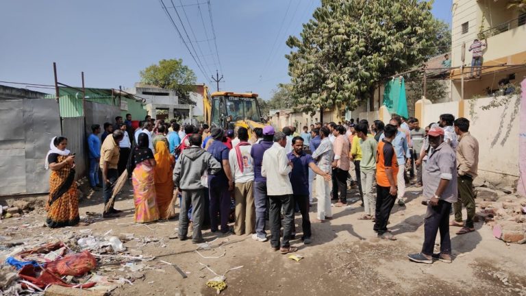municipal-corporation-has-undertaken-an-encroachment-removal-campaign-in-jalna-city