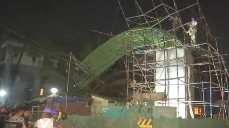 mumbai-news-major-accident-in-mumbai-metro-pillar-collapse-on-residential-building-watch-video