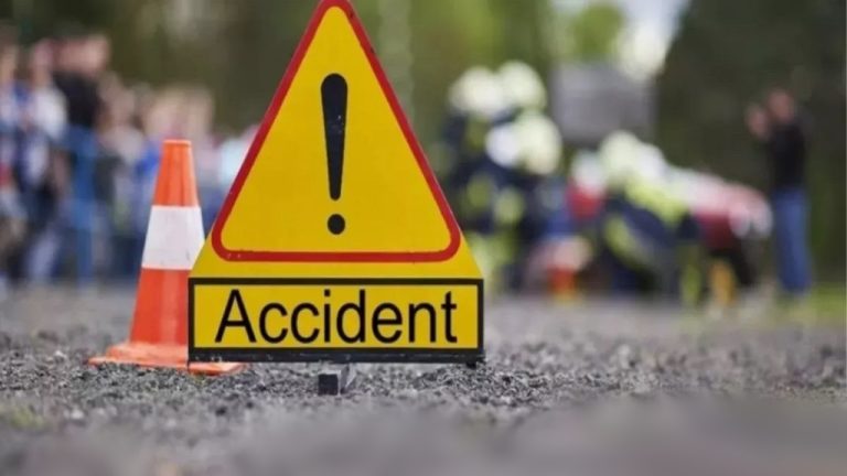 two-died-four-injured-as-truck-hits-crane-in-manmad-nandgaon-road-in-nashik-during-preparation-for-shiv-jayanti