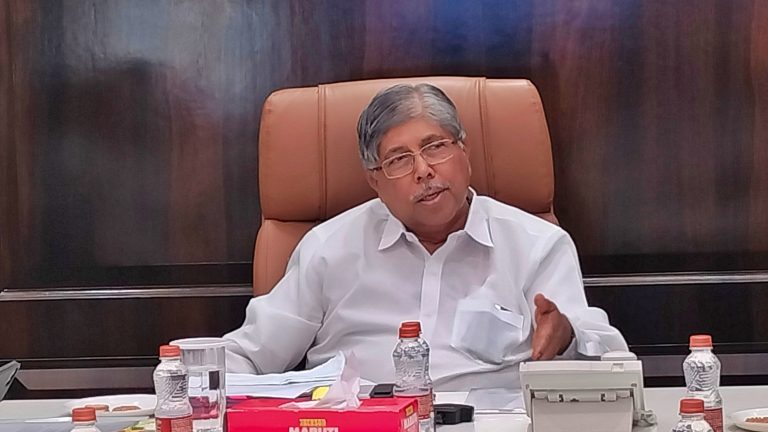 educational-news-pay-the-on-time-to-lecturers-on-hourly-basis-education-minister-chandrakant-patil-directs-colleges