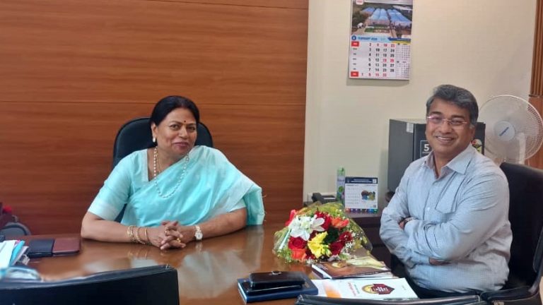 r-vimala-takes-charge-of-the-post-of-resident-commissioner-of-maharashtra-sadan-who-is-vimala-read-in-detail