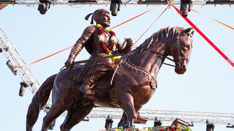 shiv-jayanti-2025-chief-minister-devendra-fadnavis-unveils-equestrian-shivaji-maharaj-statue-in-badlapur-thane