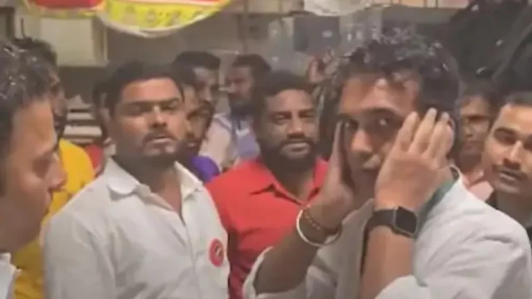 mns-workers-slap-employee-accused-of-not-speaking-marathi