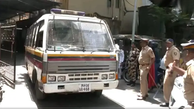 kunal-kamra-row-mumbai-police-have-arrested-11-people-connection-with-the-vandalism-at-the-studio-in-khar