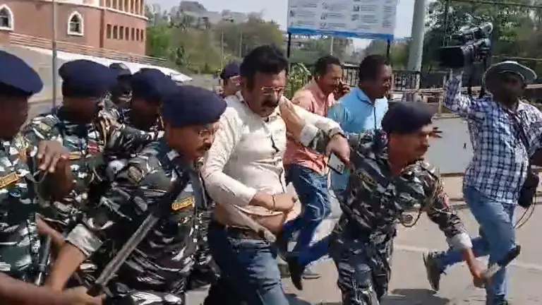 attack-on-prashant-koratkar-attempt-to-assault-prashant-koratkar-jaideep-shelke-taken-into-custody-by-the-police