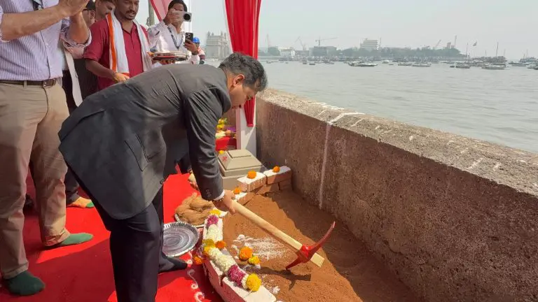 mumbai-news-pressure-on-gateway-of-india-jetty-will-be-reduced-foundation-stone-of-new-jetty-laid-at-radio-club-by-nitesh-rane