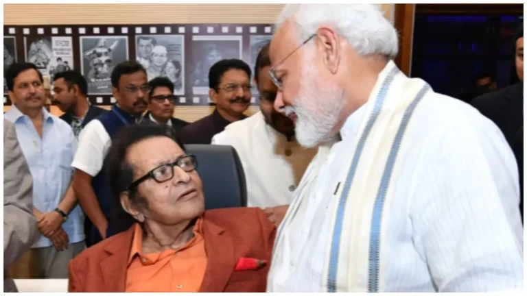 manoj-kumar-death-pm-modi-was-saddened-by-the-news-of-manoj-kumars-death-he-shared-his-unseen-photos