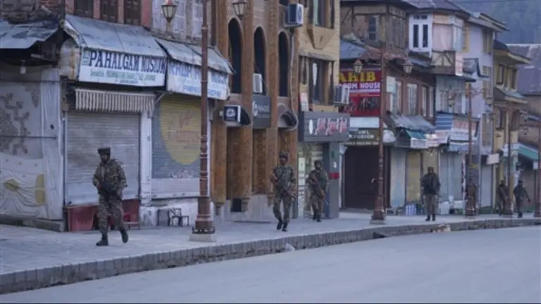 pahalgam-terror-attack-update-3-tourists-from-thane-die-helpline-number-issued