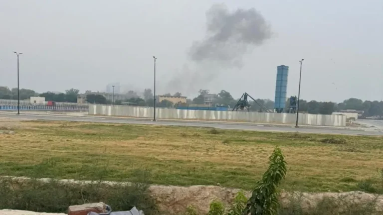 multiple-blasts-rock-lahore-pakistan-following-indias-operation-sindoor-emergency-declared-airport-shut-amidst-rising-tensions