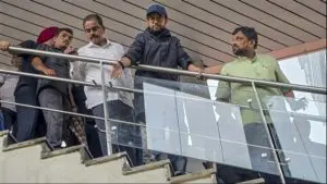 Mumbai Rains: तुफान पावसाने मुंबई मेट्रोत घुसले पाणी, चिखल; मेट्रोची उडाली फज्जा, आदित्य ठाकरेची सरकारवर जोरदार टीका  