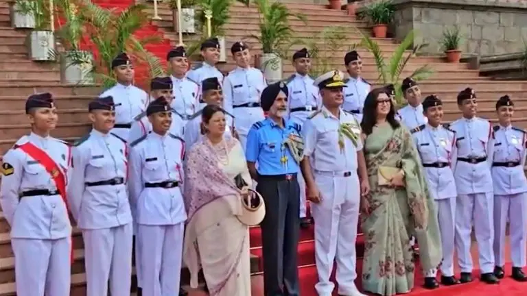 history-made-in-nda-nda-148th-course-passing-out-parade-first-time-17-women-cadets-passed-out