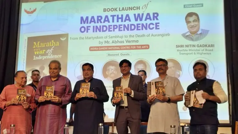 the-maratha-war-of-independence-written-by-abhas-verma-book-was-released-by-union-minister-nitin-gadkari-in-delhi