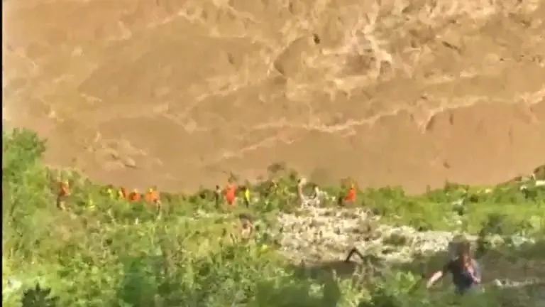 uttarakhand-accident-bus-fell-into-the-alaknanda-river-in-rudraprayag-many-passengers