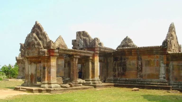 a-shiva-temple-with-a-history-of-5000-years-is-caught-up-in-the-tension-between-thailand-and-cambodia