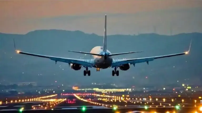 indigo-delhi-kolkata-flight-passenger-crew-dispute-over-religious-slogan-alcohol-allegation