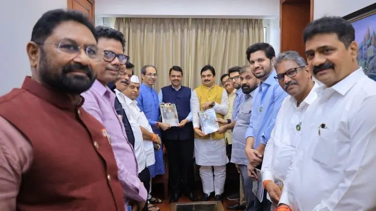 maharashtra-politics-shiv-sena-ubt-leader-uddhav-thackeray-met-cm-devendra-fadnavis