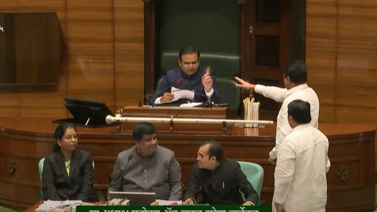 maharashtra-monsoon-session-2025-huge-uproar-in-the-assembly-over-farmers-issue-nana-patole-suspended-by-the-assembly-speaker