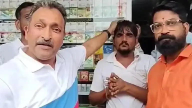 mumbai-news-mns-workers-beat-up-a-person-who-posted-an-offensive-whatsapp-status-about-the-marathi-community
