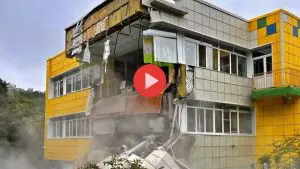 Russia Earthquake : थरथरू लागली धरती; हादरल्या इमारती, पाहा रशियातील भयंकर भूकंपाचे VIDEO
