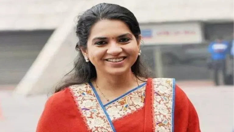 shaina-nc-denies-rumors-of-secret-meeting-between-aditya-thackeray-and-devendra-fadnavis-amid-alliance-speculation
