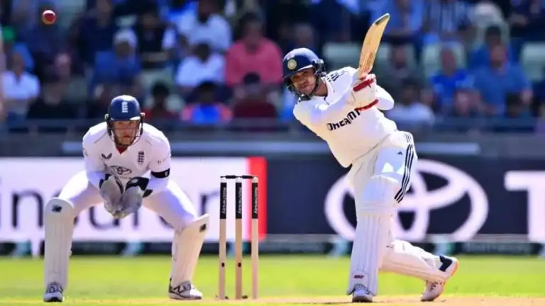 shubman-gill-misses-sunil-gavaskars-54-year-old-record-but-receives-special-gift-from-the-legend