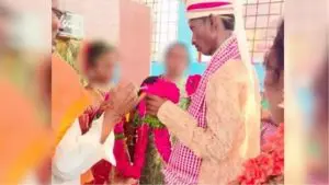 ऐकावे ते नवलच! 40 वर्षीय शिक्षकाने 8 वीच्या विद्यार्थिनीशी केलं लग्न, गुन्हा दाखल
