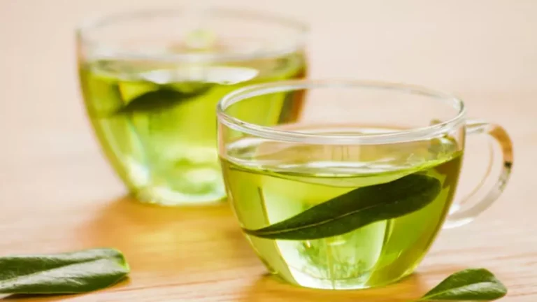these-people-should-never-drink-green-tea