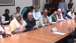 NDA चे शक्तिप्रदर्शन! सी.पी. राधाकृष्णन यांच्या उमेदवारी अर्जावेळी पंतप्रधान मोदींसह दिग्गजांची फौज