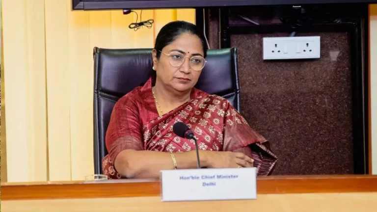 delhi-chief-minister-rekha-gupta-attacked-during-public-hearing-at-her-office-assailant-detained